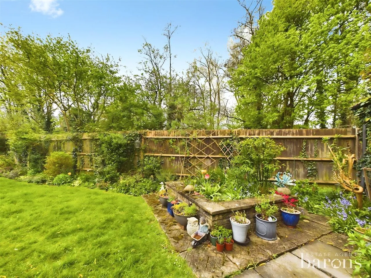 Oakfields, Lychpit, RG24, photo 10