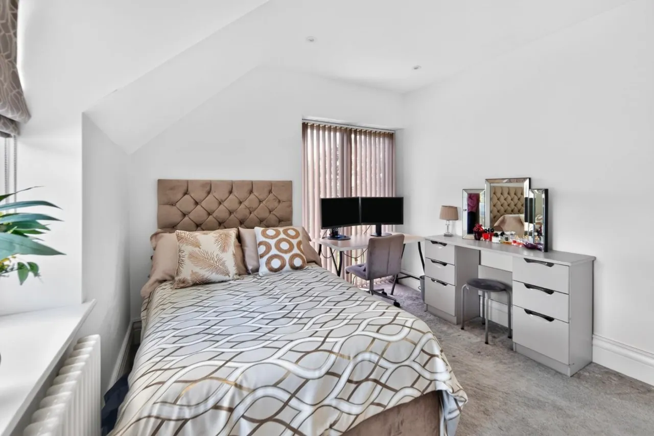 London Road, Middleton, B78, photo 25