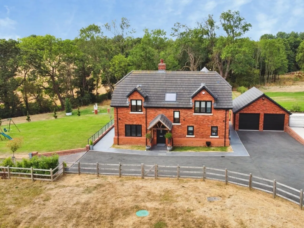 London Road, Middleton, B78, photo 2