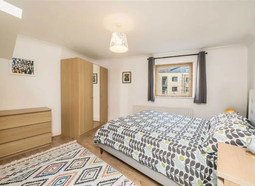 Commercial Road, Limehouse, E14, photo 4