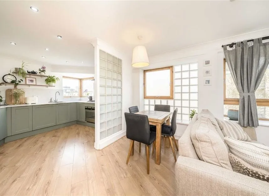 Commercial Road, Limehouse, E14, photo 6