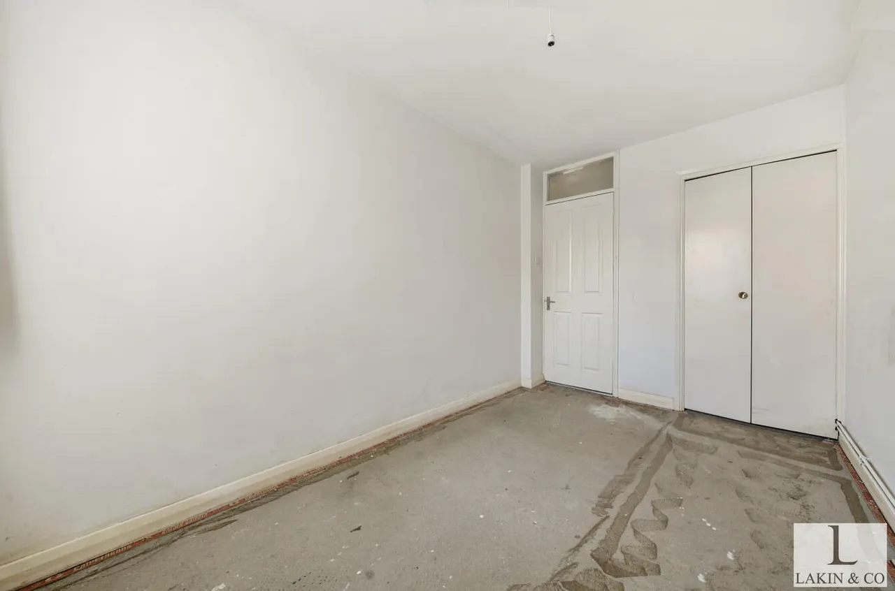 The Avenue, Ickenham, UB10 8NT, photo 5