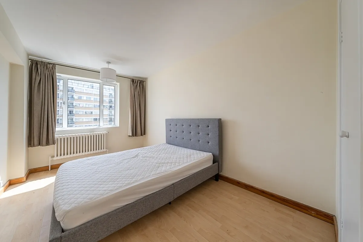 Churchill Gardens Pimlico SW1V, photo 5