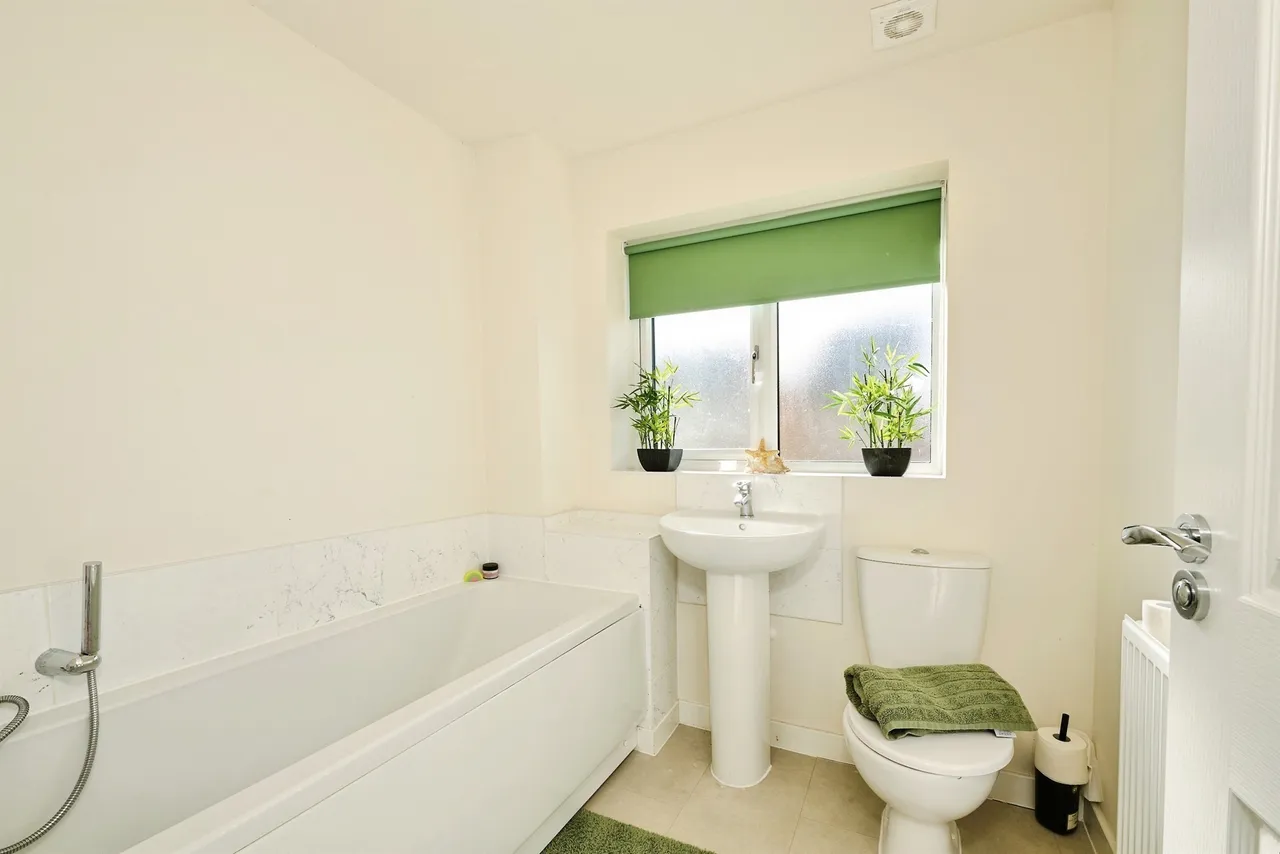 Noble Close, Peterborough, PE4, photo 11