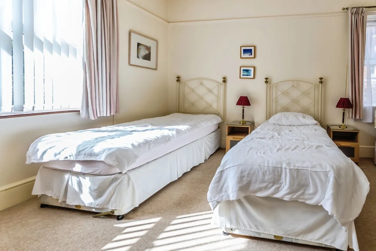 The Goffs, Eastbourne, BN21, photo 31