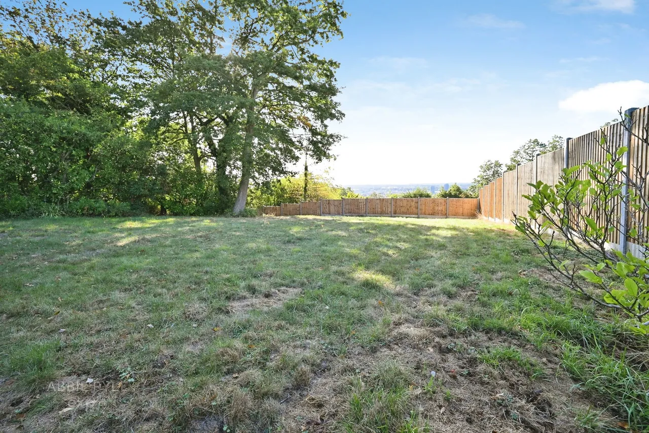 Searchlight Heights, Chattenden, ME3, photo 25