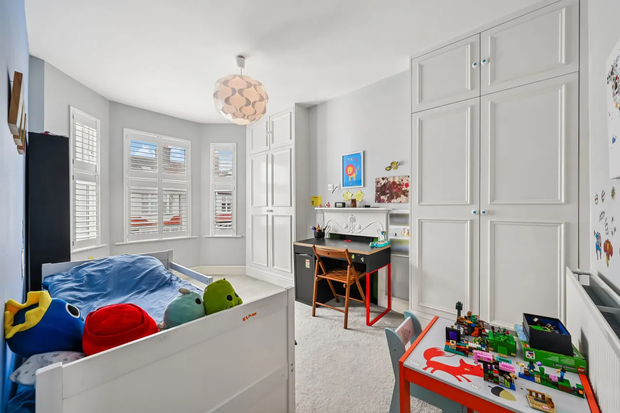 Sandringham Avenue, London, SW20, photo 5