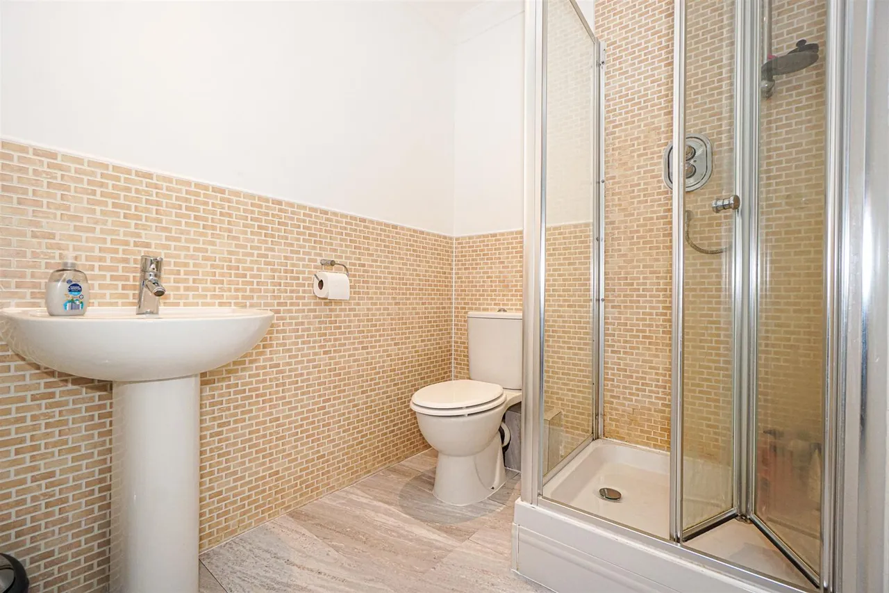 Welton Rise, St. Leonards-On-Sea, photo 21