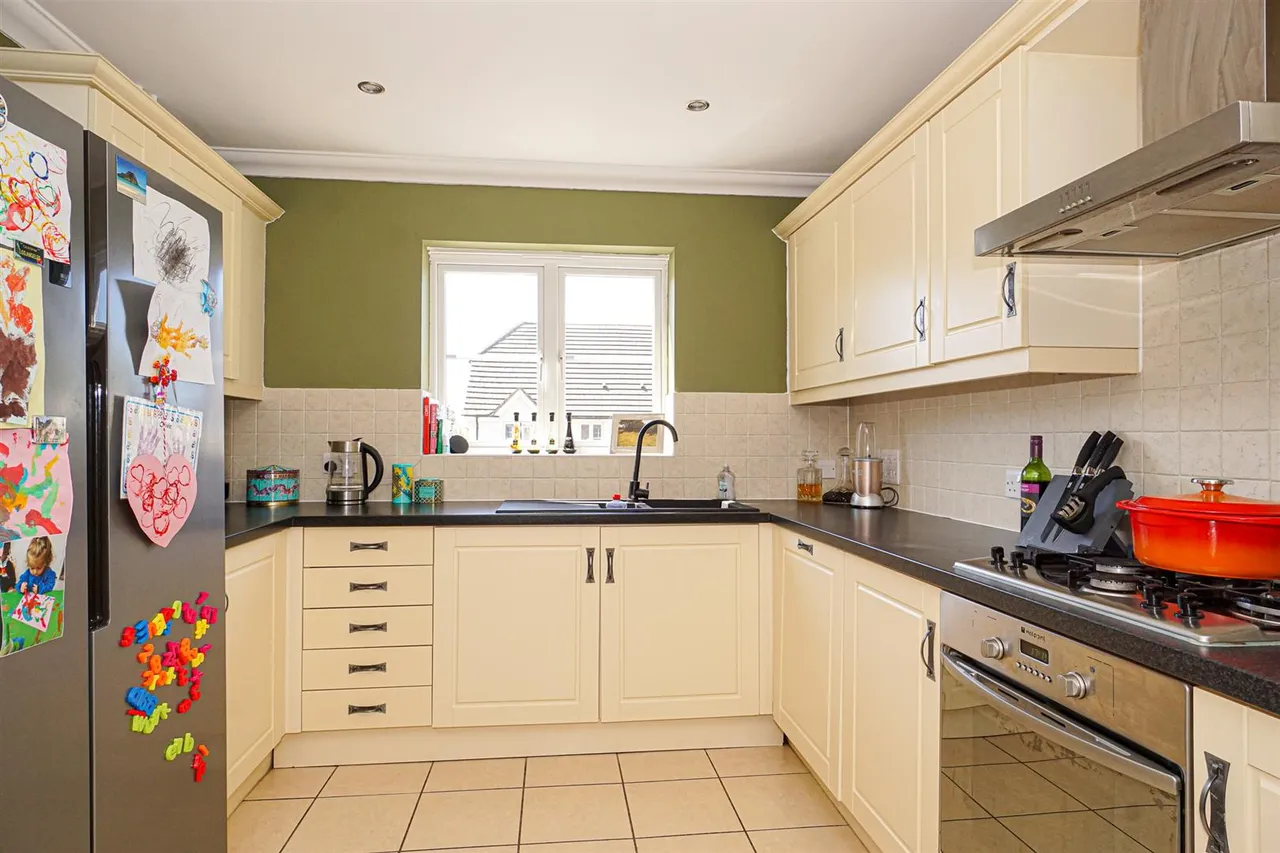 Welton Rise, St. Leonards-On-Sea, photo 15