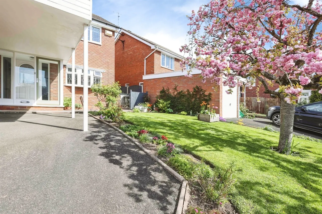 The Crescent, Cradley Heath, B64, photo 22