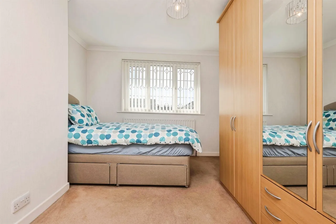 The Crescent, Cradley Heath, B64, photo 8