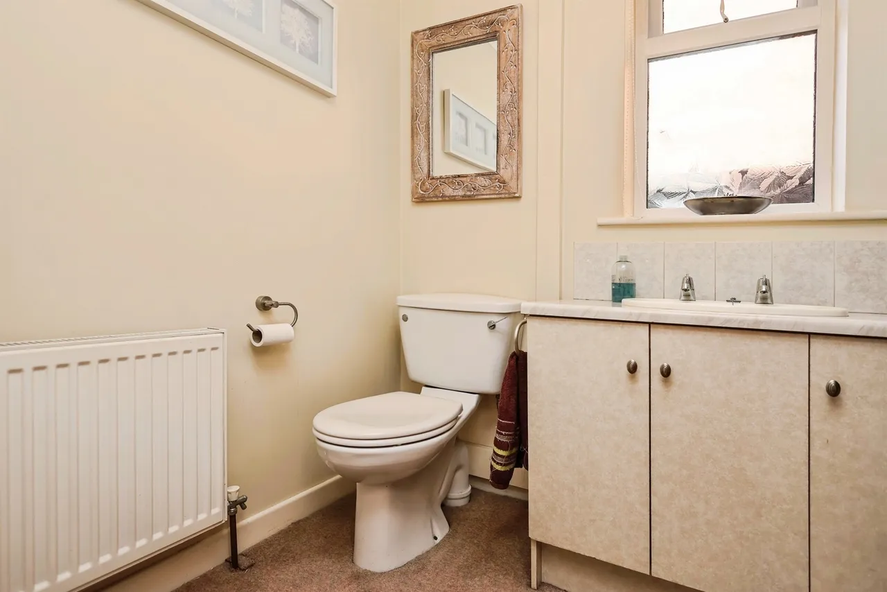 The Crescent, Cradley Heath, B64, photo 16