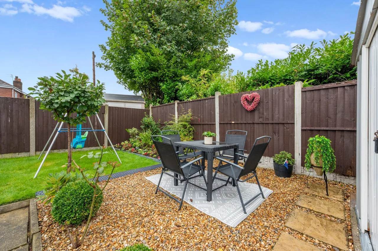Long Meadow, Eccleston, WA10, photo 33
