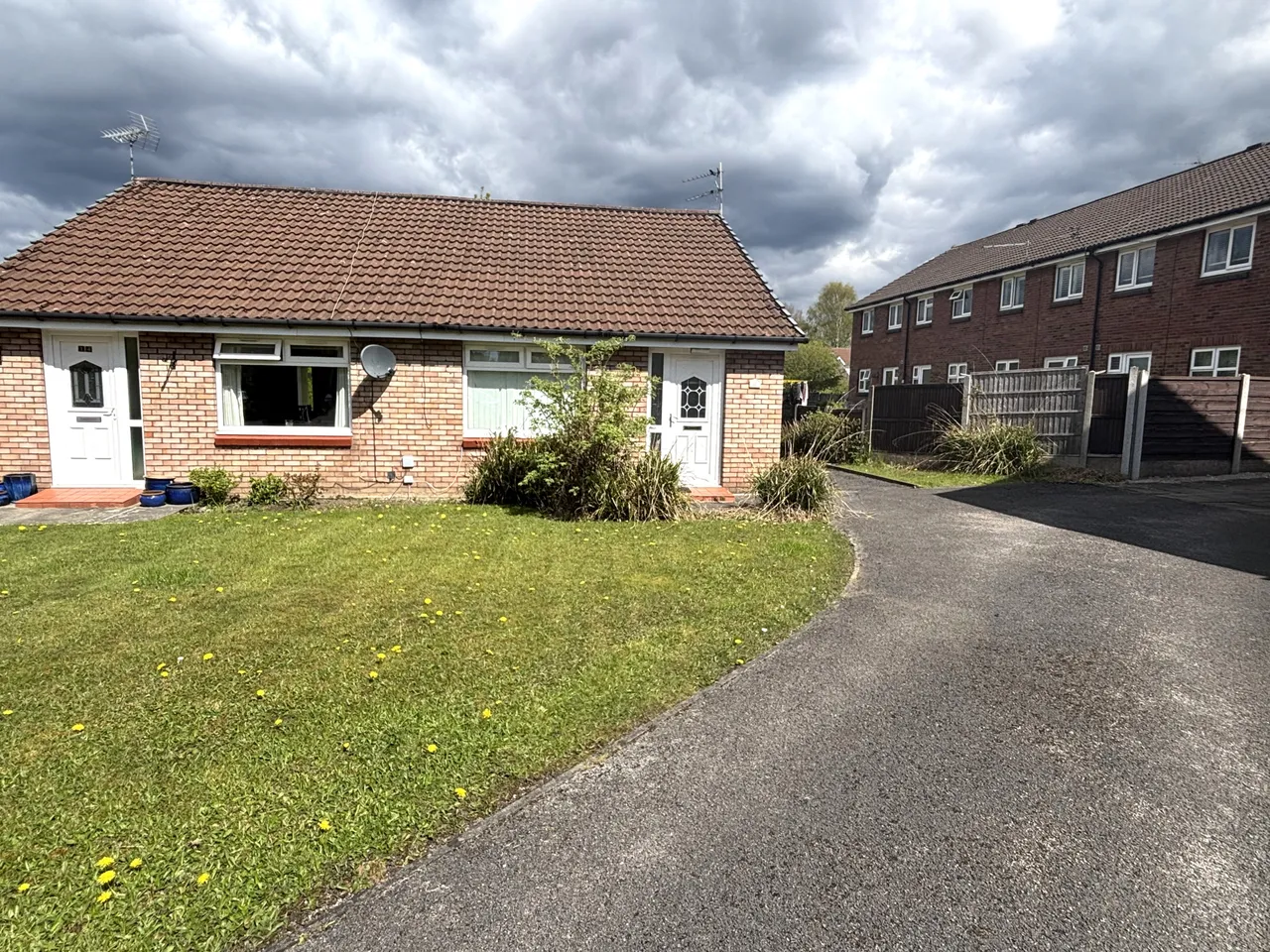 Staveton Close, Bramhall, SK7, photo 2
