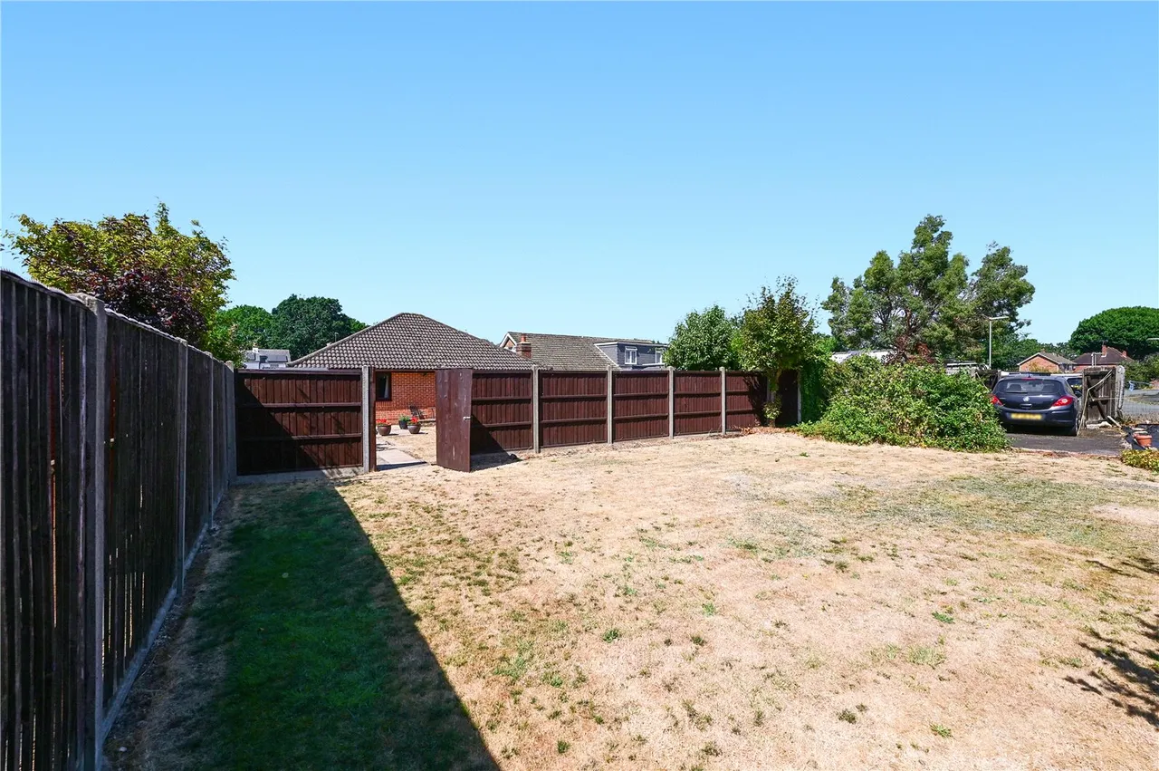 Mytchett Road, Mytchett, GU16, photo 18