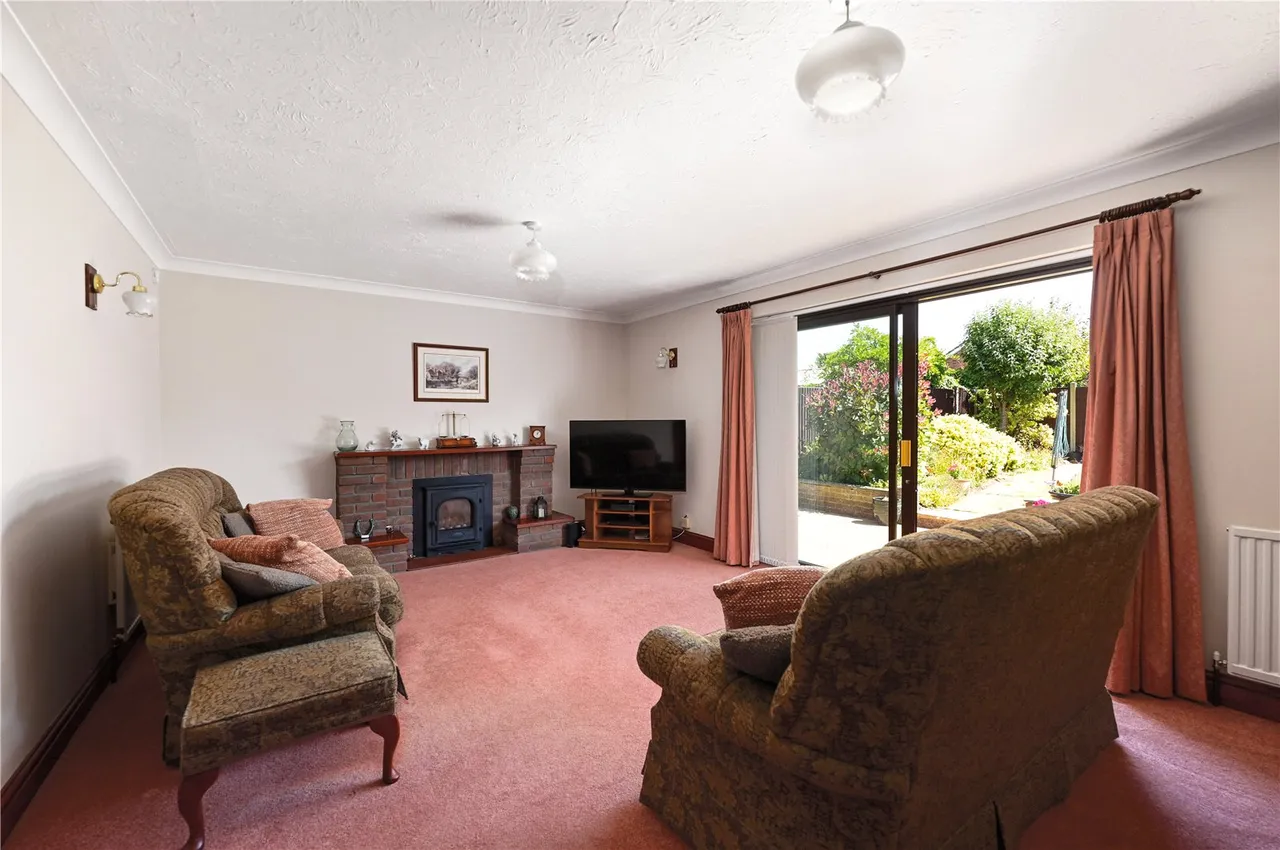 Mytchett Road, Mytchett, GU16, photo 4