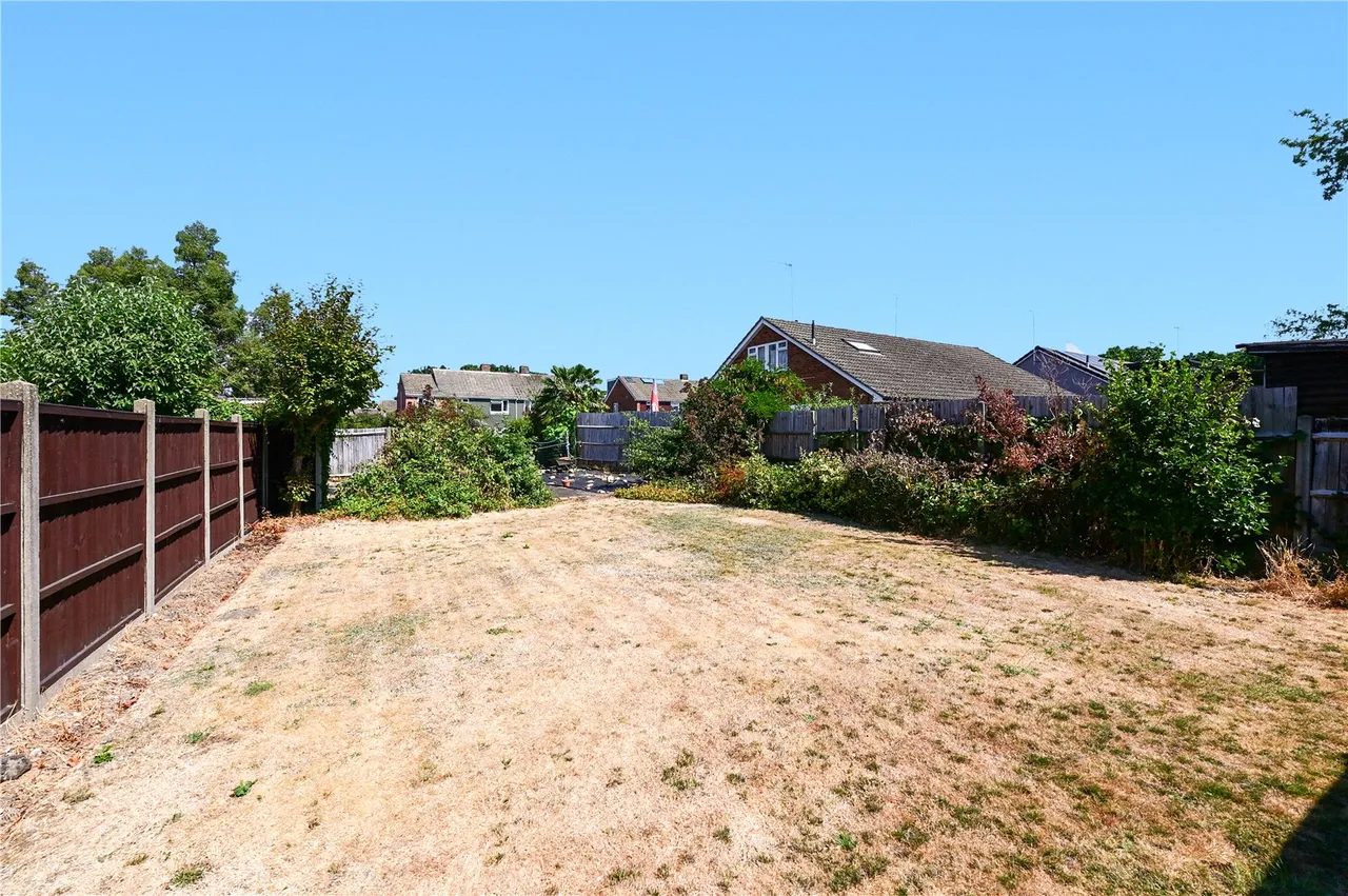 Mytchett Road, Mytchett, GU16, photo 17