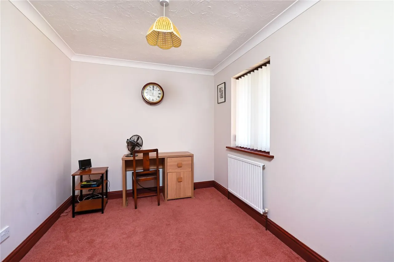 Mytchett Road, Mytchett, GU16, photo 14