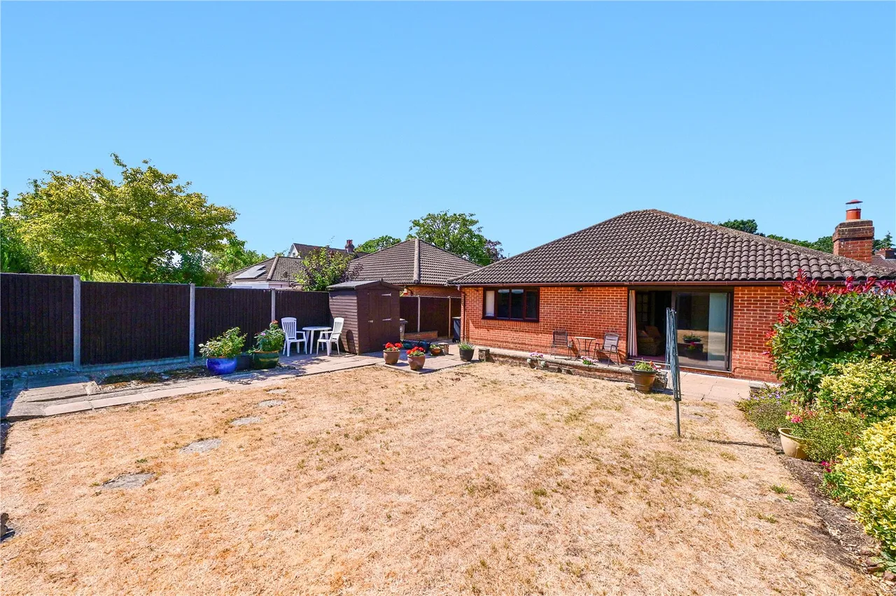 Mytchett Road, Mytchett, GU16, photo 16