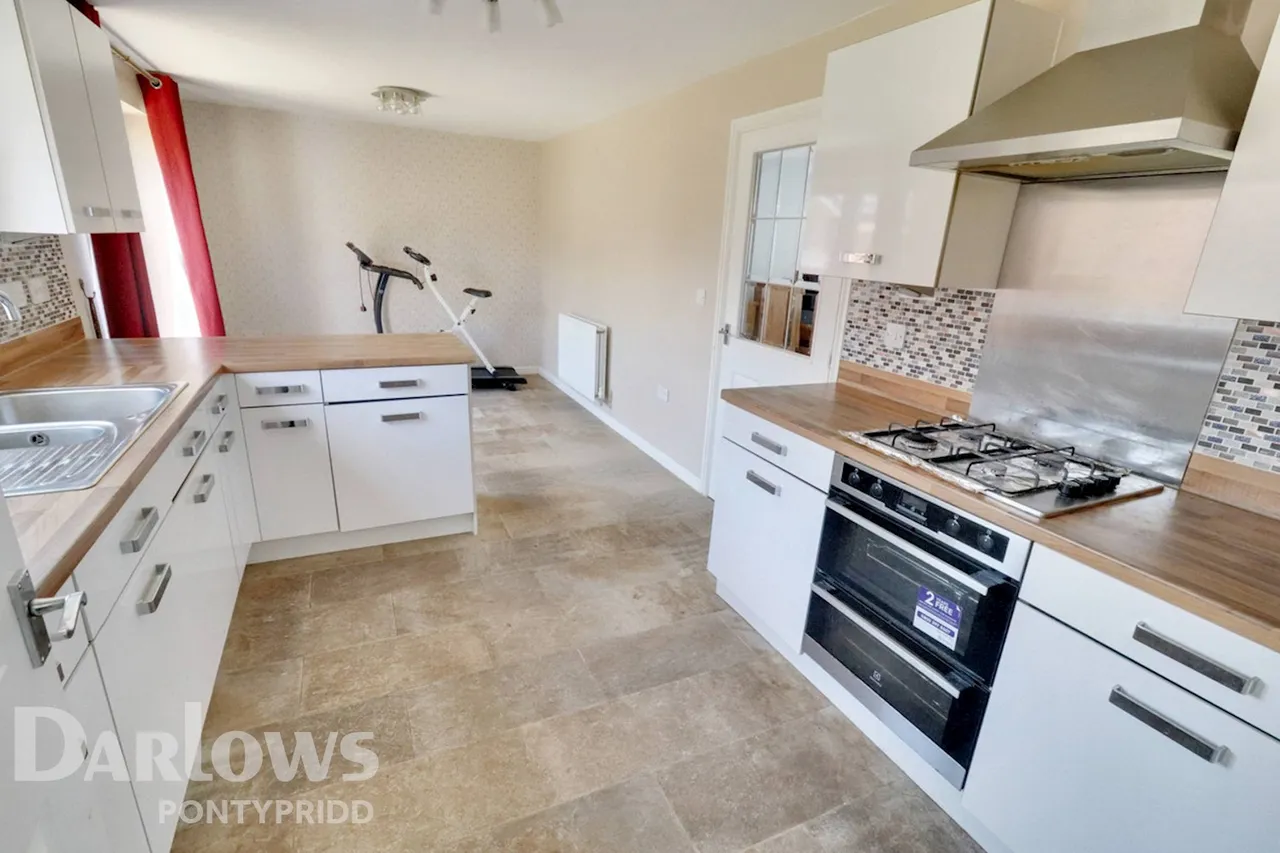 Bryn Eirlys, Bridgend, photo 9