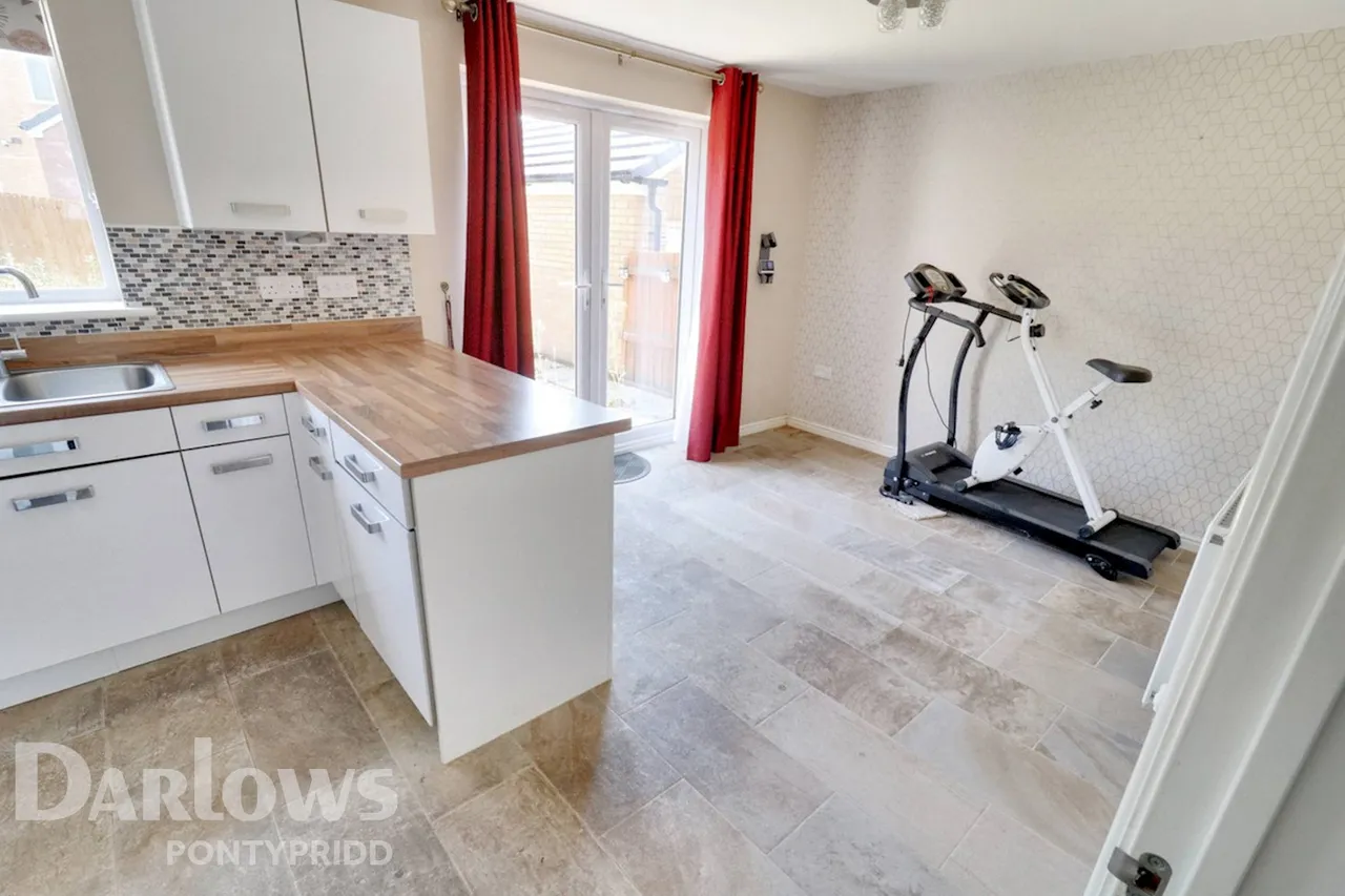 Bryn Eirlys, Bridgend, photo 10