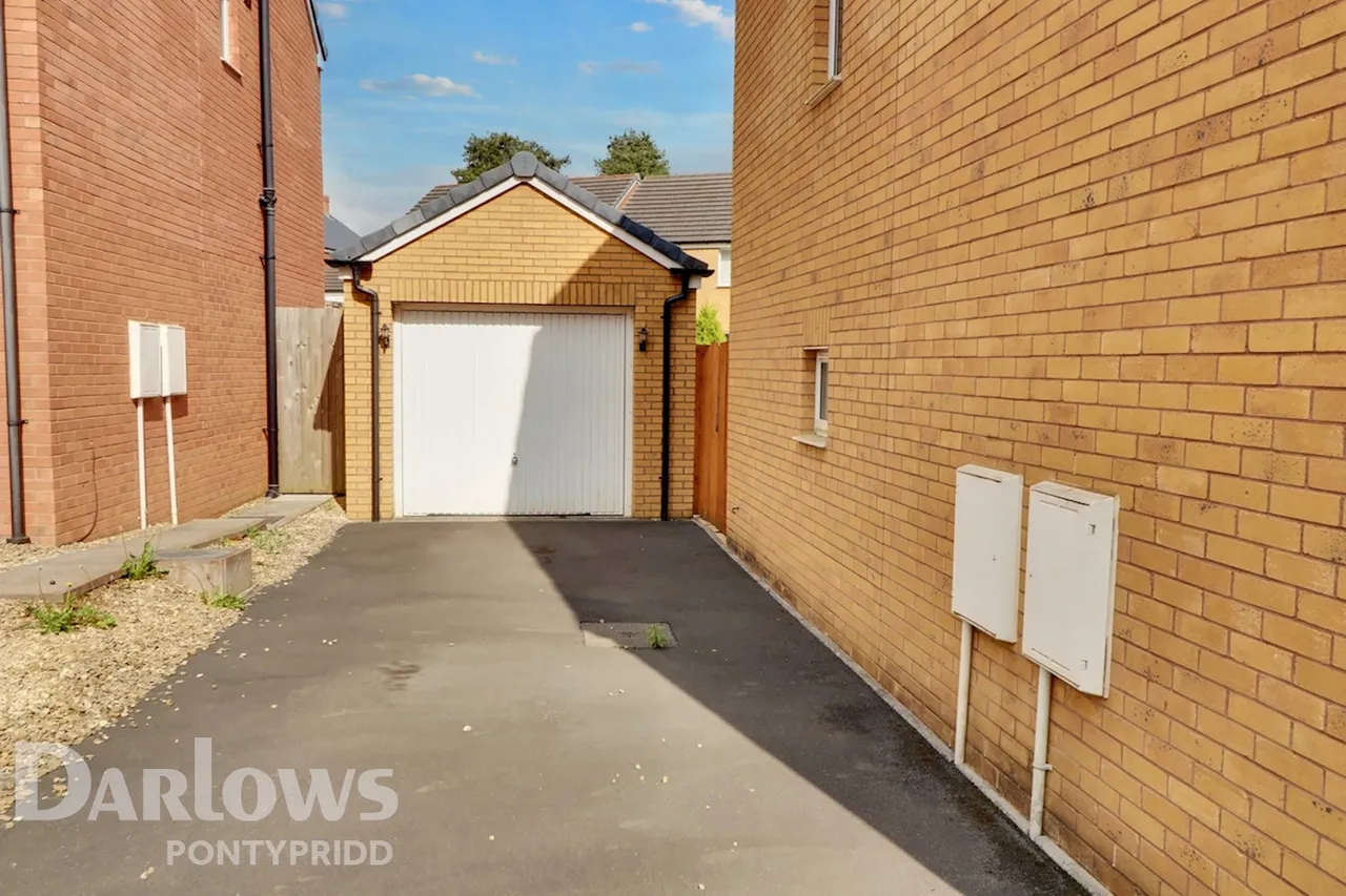 Bryn Eirlys, Bridgend, photo 26