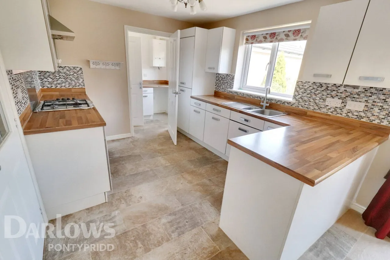 Bryn Eirlys, Bridgend, photo 7