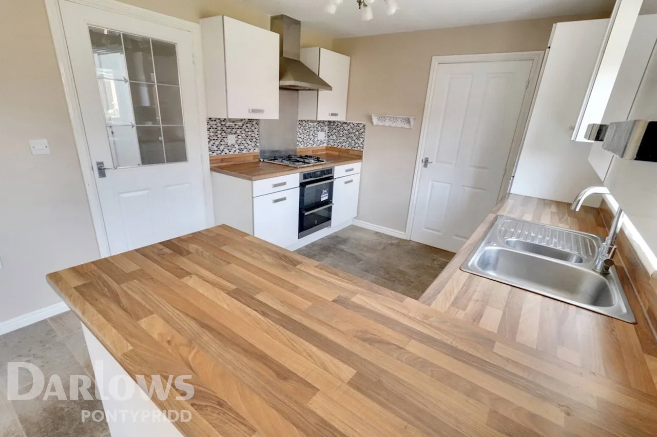 Bryn Eirlys, Bridgend, photo 8