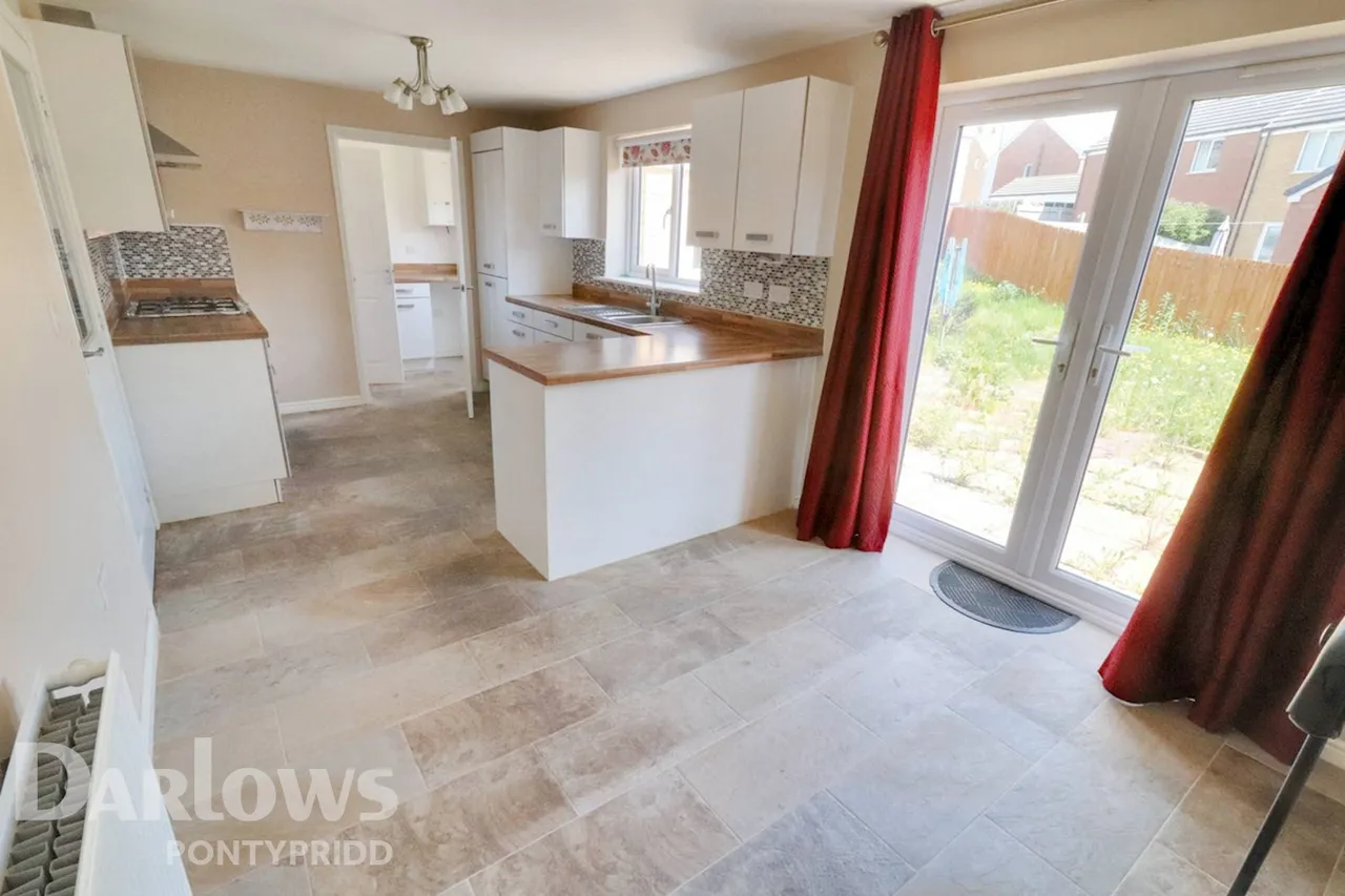 Bryn Eirlys, Bridgend, photo 11