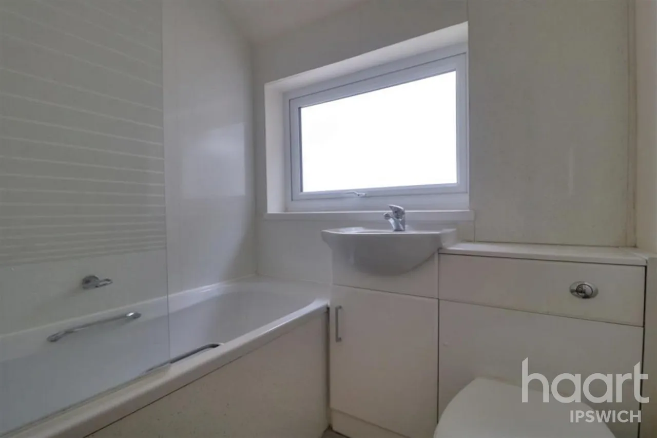 Lacey Street, IP4, photo 8