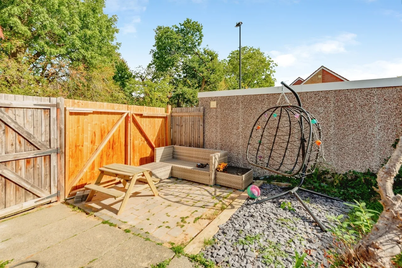 Gorling Close, Ifield, RH11, photo 10