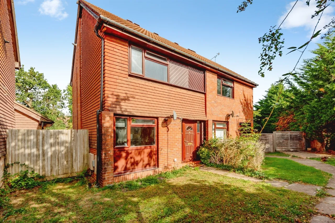 2 bed house for sale, Gorling Close, Ifield, RH11