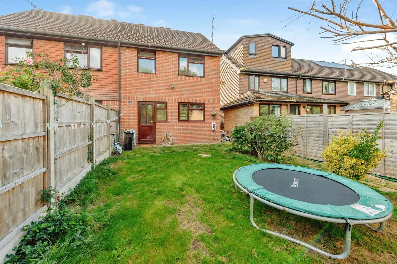 Gorling Close, Ifield, RH11, photo 2