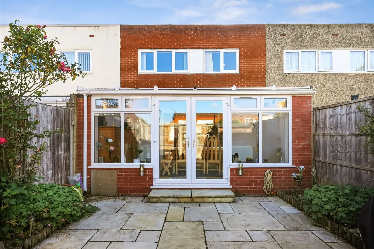 Millbourne Road, Hanworth, TW13 6NQ, photo 11