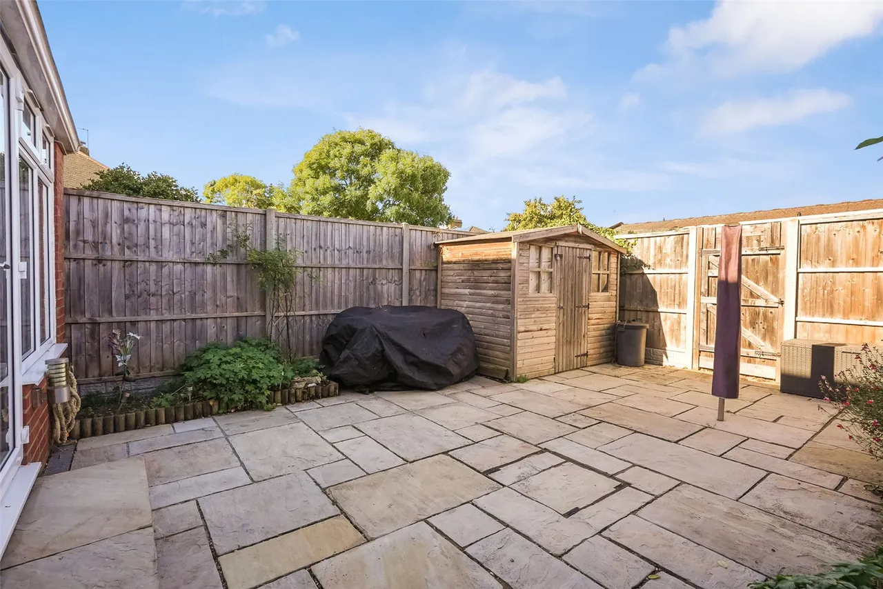 Millbourne Road, Hanworth, TW13 6NQ, photo 6