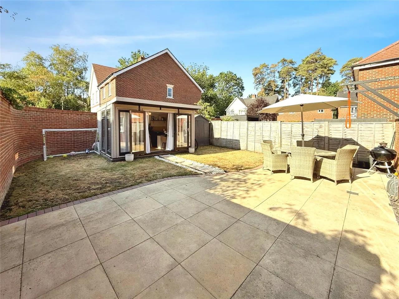 Dove Close, Crowthorne, Berkshire, RG45 6HF, photo 8