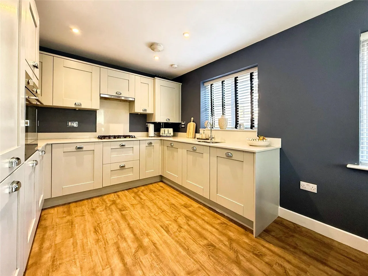 Dove Close, Crowthorne, Berkshire, RG45 6HF, photo 10