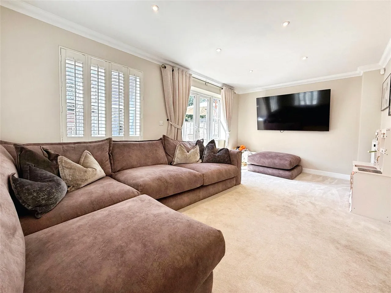 Dove Close, Crowthorne, Berkshire, RG45 6HF, photo 3