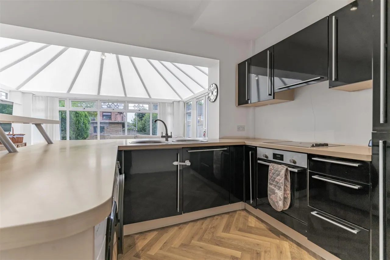 Plantation Avenue, Worsley, M28, photo 6