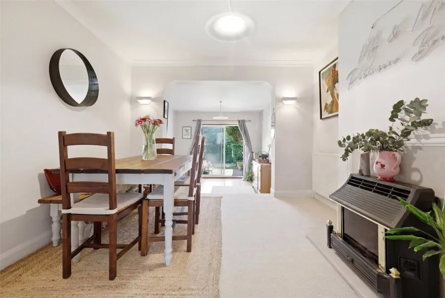 with 3 bedrooms in Bishop's Stortford, CM23, photo 4