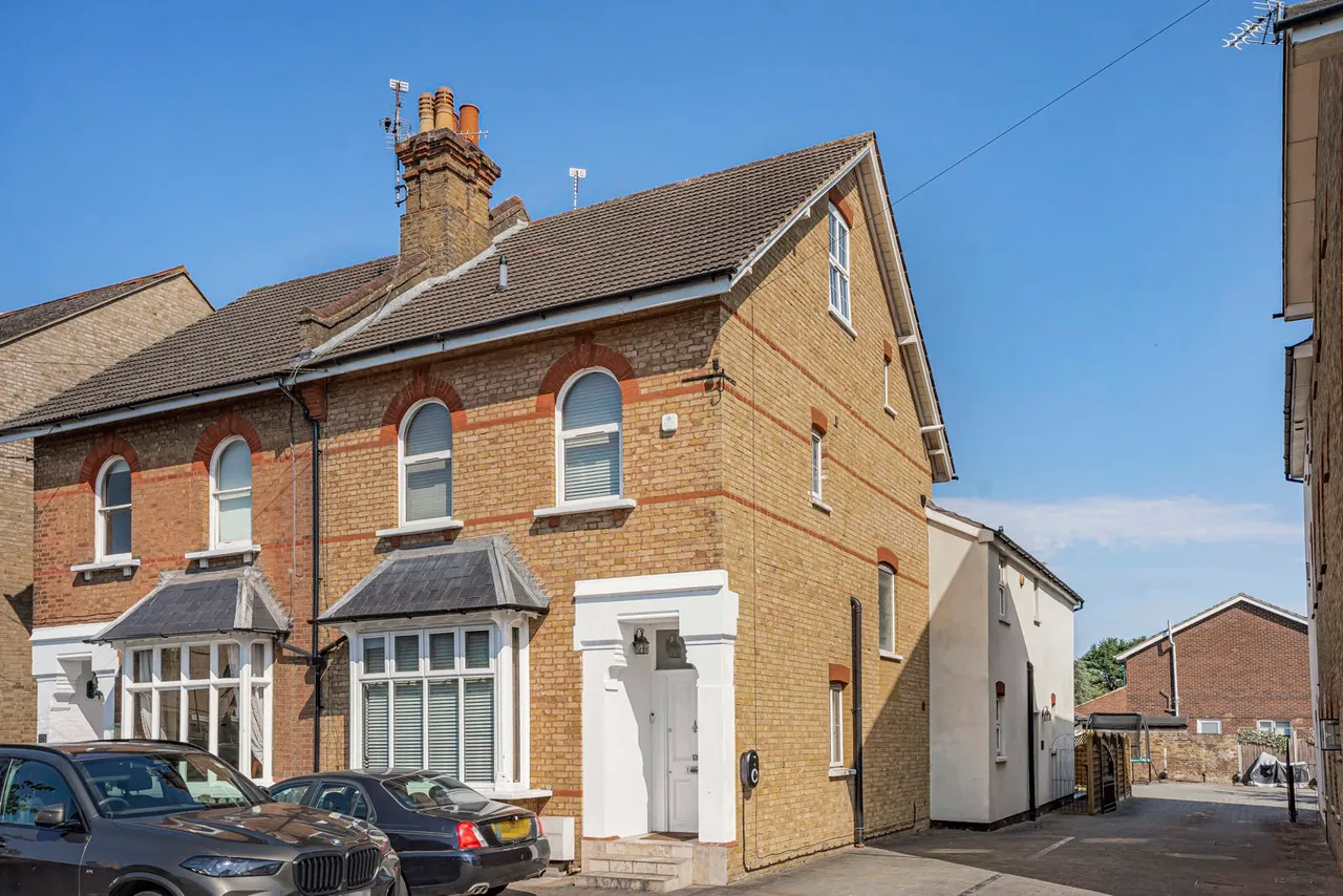 Gresham Road, Staines-upon-Thames, TW18, photo 14