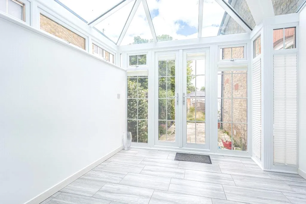 Gresham Road, Staines-upon-Thames, TW18, photo 5