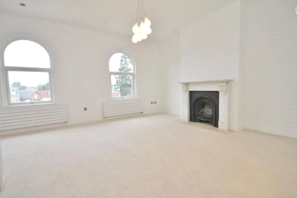 Gresham Road, Staines-upon-Thames, TW18, photo 6
