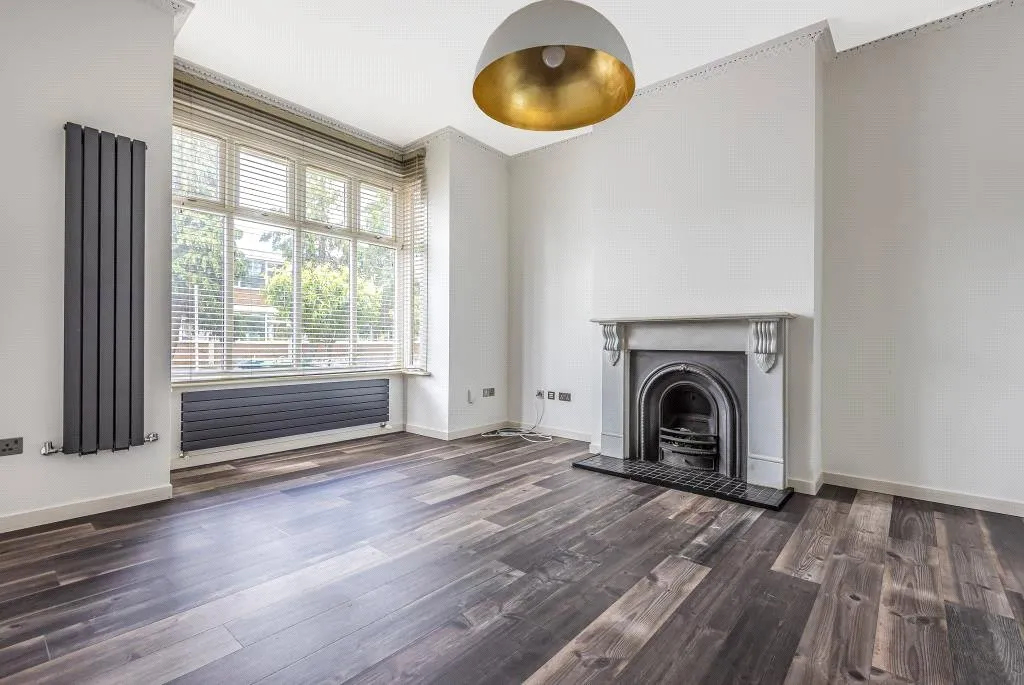 Gresham Road, Staines-upon-Thames, TW18, photo 2