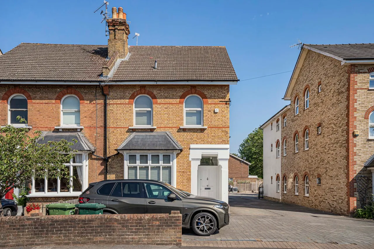 Gresham Road, Staines-upon-Thames, TW18, photo 13