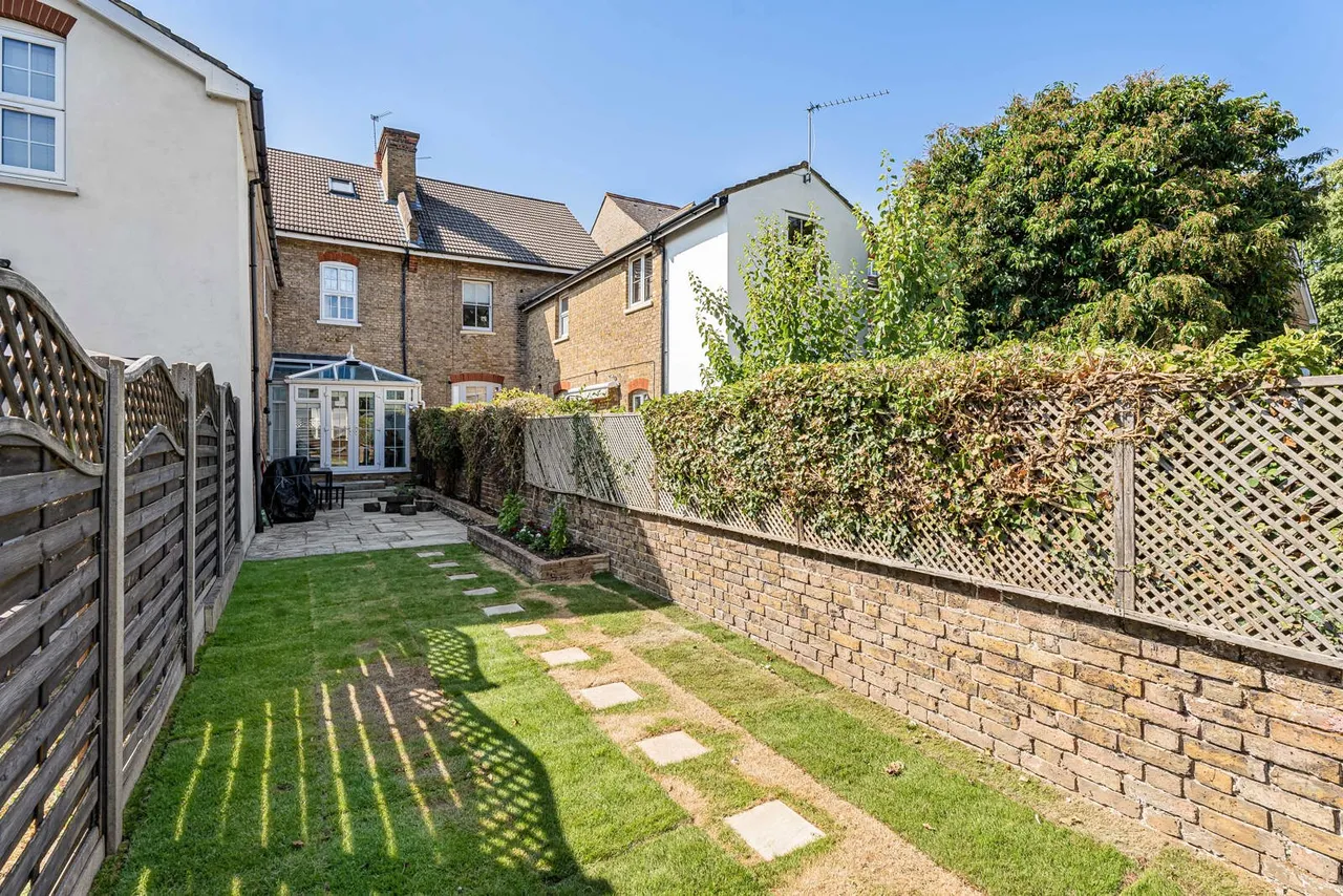 Gresham Road, Staines-upon-Thames, TW18, photo 12