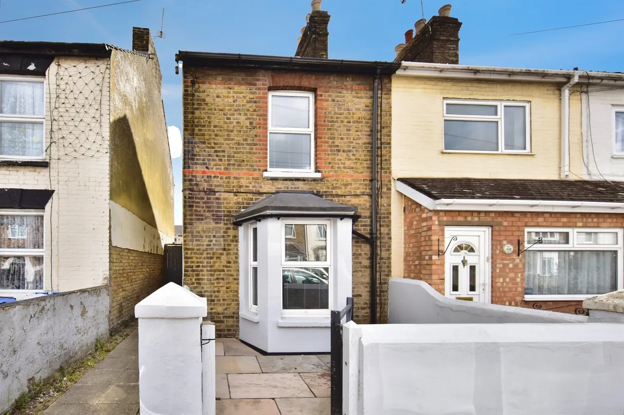 3 bed property to rent, Harold Road, Sittingbourne, ME10