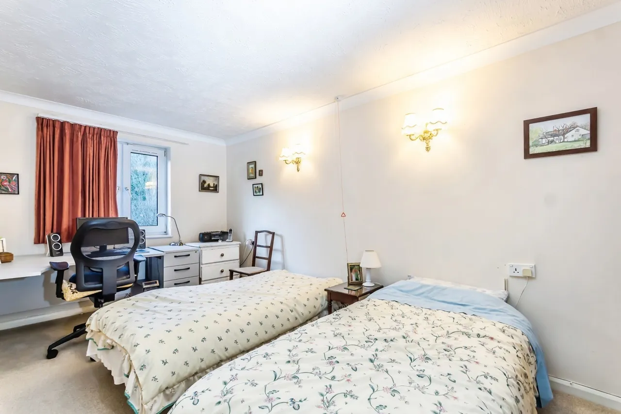 Croydon Road, Caterham, Surrey, CR3, photo 4