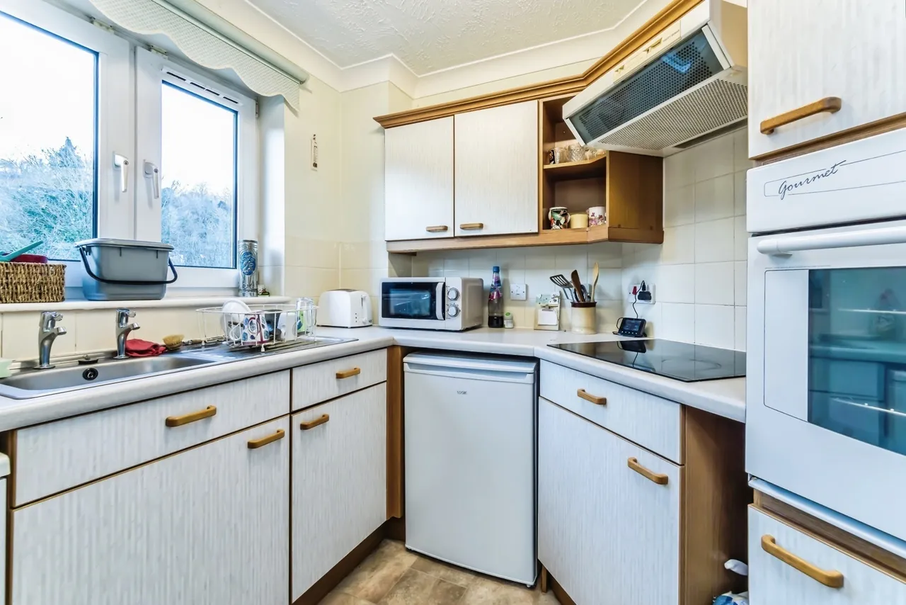 Croydon Road, Caterham, Surrey, CR3, photo 7