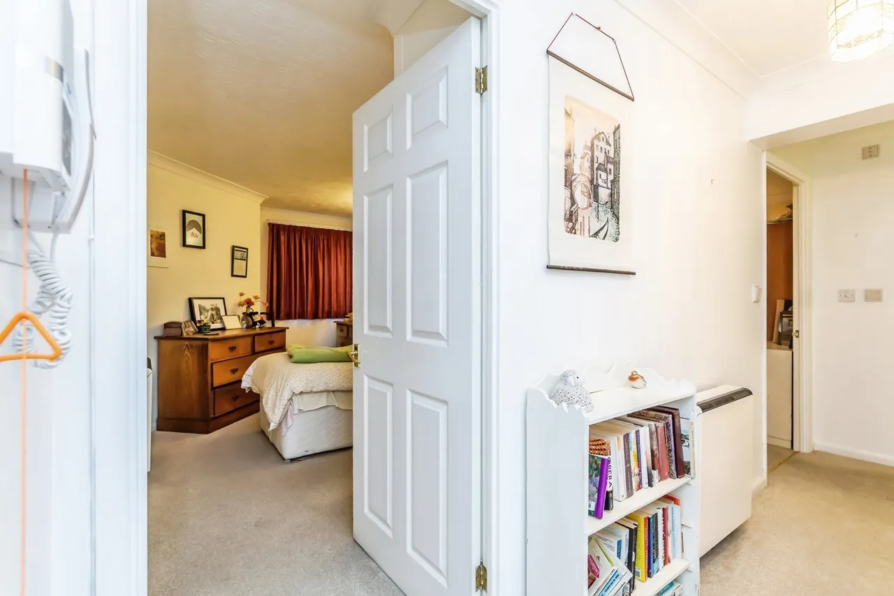 Croydon Road, Caterham, Surrey, CR3, photo 10